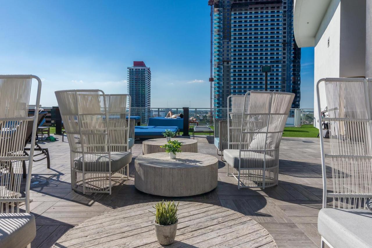 Seashore Resort: Beachfront 2-Bedroom with Ocean View and Rooftop Amenities Hollywood Exterior photo